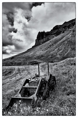 tractor-001.jpg